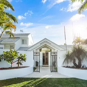 https://18-witta-circle.hotelssunshinecoast.net